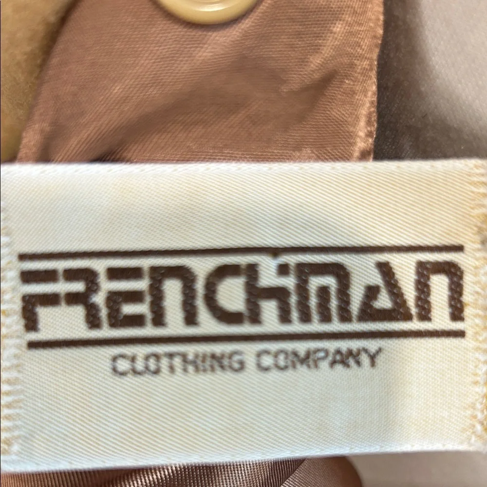 Elegant Men's Camel Blazer - Picture 2 of 7